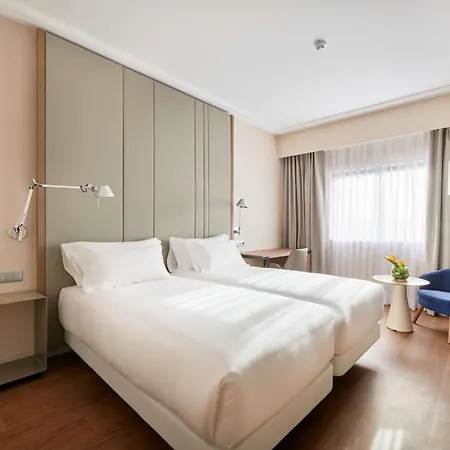 Nh Campo Grande Hotel 4*
