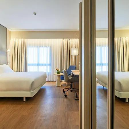 Nh Campo Grande 4* ליסבון