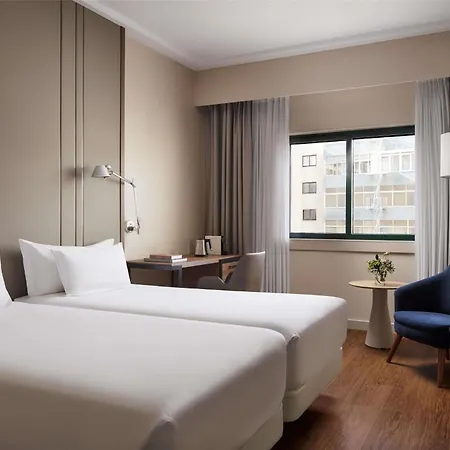 Nh Campo Grande 4* Лиссабон