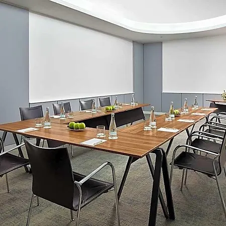 Nh Campo Grande 4* Lissabon