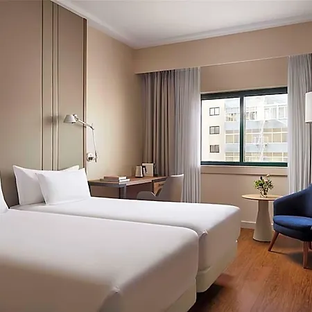 Hotel Nh Campo Grande 4*