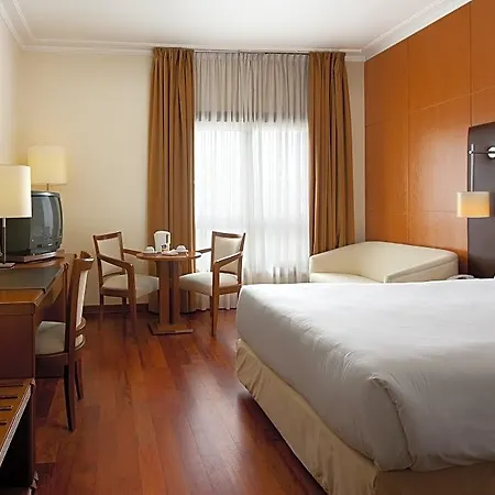 Hotel Nh Campo Grande 4*