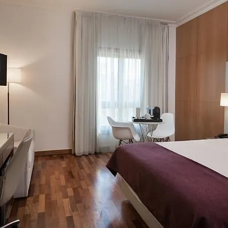 Nh Campo Grande 4* ליסבון