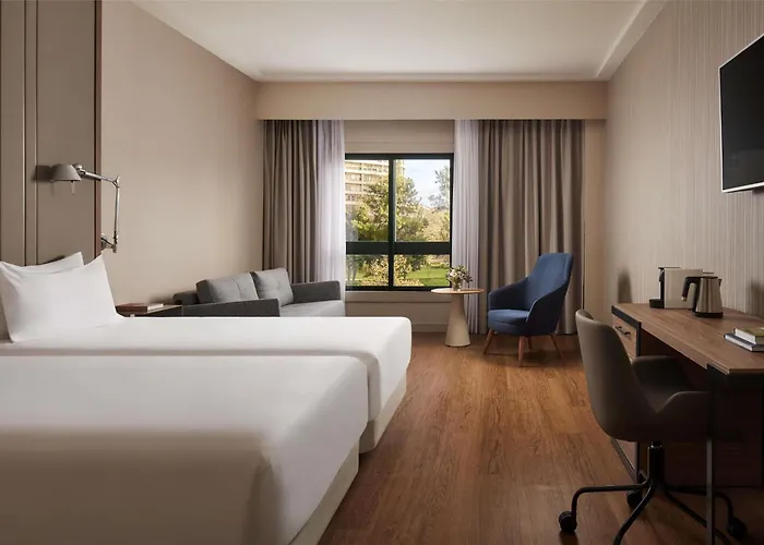 Nh Campo Grande Hotel 4*