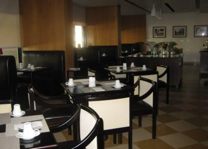 Hotel Nh Campo Grande 4*